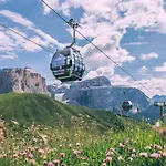 Hotel Bellevue Canazei